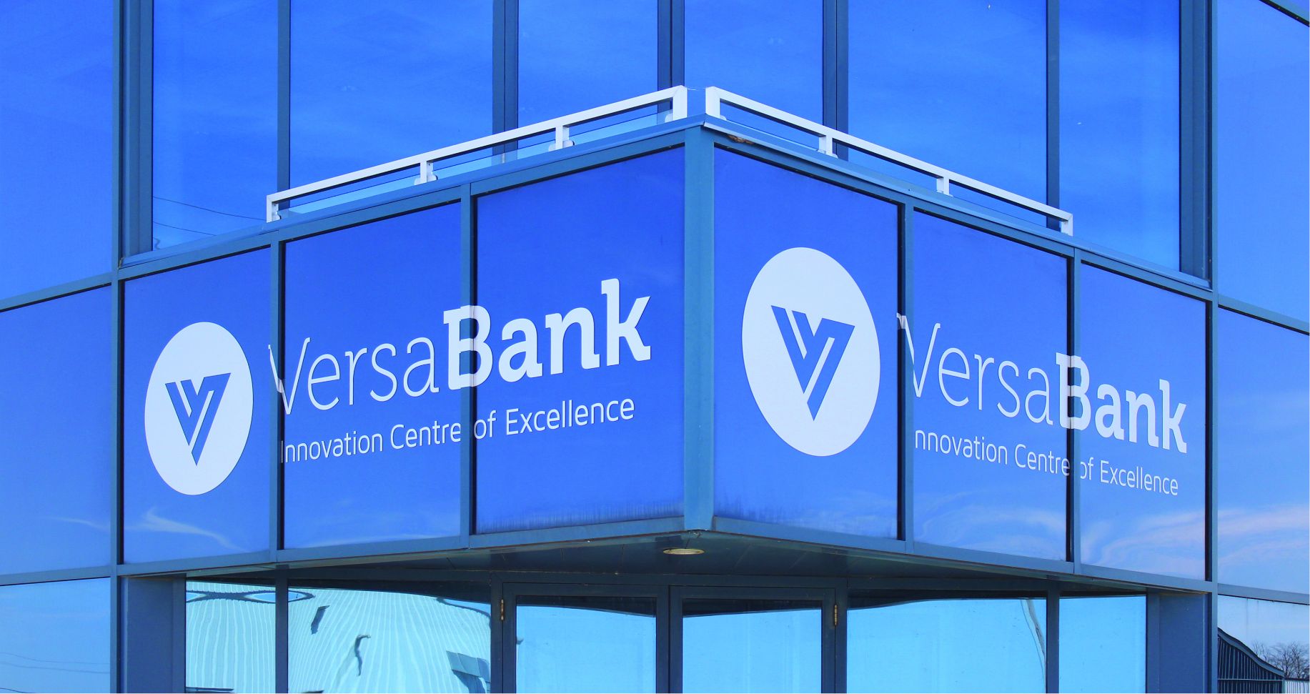 versa bank hero